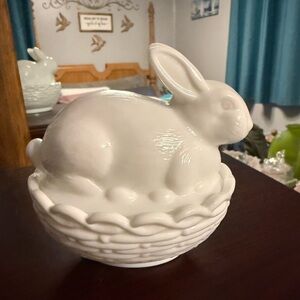 *FLASH SALE!* Ends Sunday night!! 
Mosser Milk glass Bunny on nest